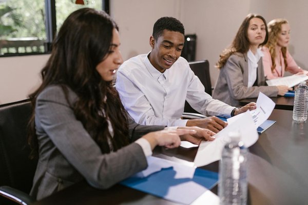 Essentiels de la formation en gestion des processus pour optimiser les compétences des leaders industriels